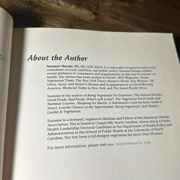 VTG Suzanne Havala
Vegetarian Cooking for Dummies Paperback 2001 EUC - Picture 4 of 6